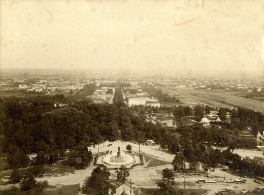 Widok na miasto i na plac wystawy po zakończeniu. Zdjęcie pochodzi z albumu W. Wesołowskiego, 1909